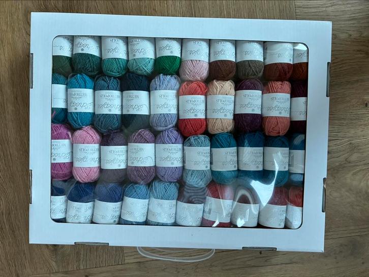 Scheepjes Metropolis XXL colour pack, Hobby en Vrije tijd, Breien en Haken, Zo goed als nieuw, Breien of Haken, Wol of Garen, Ophalen of Verzenden