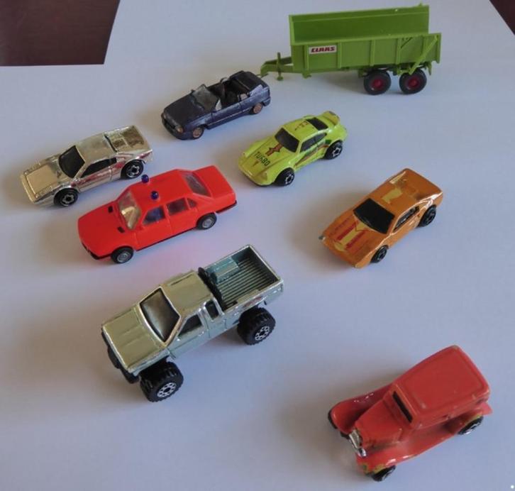 8 modelauto's schaal 1:87 waaronder 5 hotwheels, Hobby en Vrije tijd, Modelauto's | 1:87, Zo goed als nieuw, Auto, Overige merken