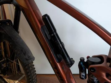 OneUp EDC Pump Inline houder voor accessoiremount beschikbaar voor biedingen