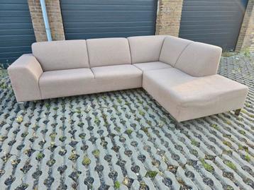 Beige Kleurige Hoekbank || BEZORGEN MOGELIJK  beschikbaar voor biedingen