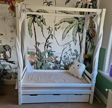 Prachtig massief houten prinsessenbed  beschikbaar voor biedingen