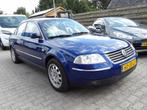 Volkswagen Passat 2.8 V6 Highline 4M LPG-G3, Auto's, Volkswagen, Blauw, 1546 kg, Origineel Nederlands, Bedrijf