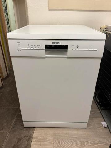 Siemens Vaatwasser - Met Bestekla - Werkt Goed - Schoon beschikbaar voor biedingen