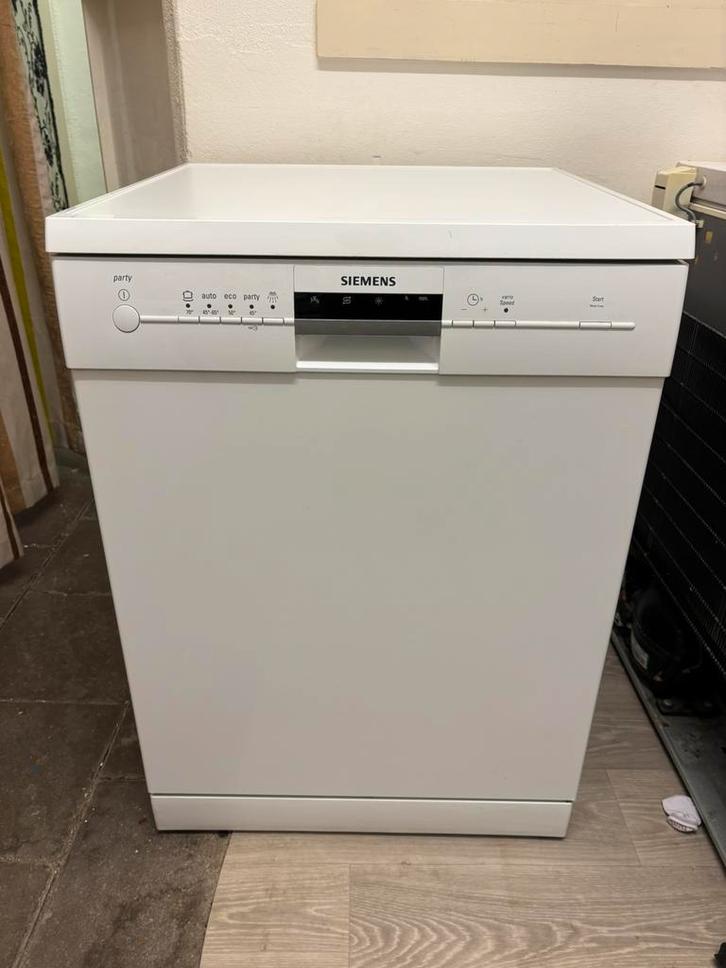 Siemens Vaatwasser - Met Bestekla - Werkt Goed - Schoon, Huis en Inrichting, Keuken | Keukenelementen, Gebruikt, Minder dan 100 cm