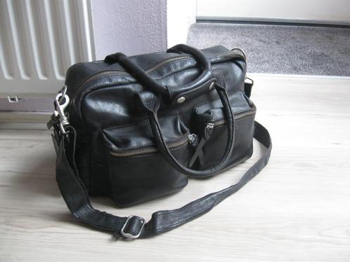 COWBOYSBAG zwart leren tas als nieuw, Sieraden, Tassen en Uiterlijk, Tassen | Damestassen, Zo goed als nieuw, Schoudertasje, Zwart