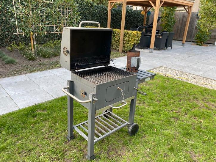 Gebruikte Barbecue, Tuin en Terras, Houtskoolbarbecues, Gebruikt, Met accessoires, Ophalen