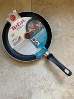 Koekenpan  Merk: "Tefal"  Diameter: 32 cm  Nieuw, Ophalen of Verzenden, Nieuw, Rvs, Koekenpan of Braadpan