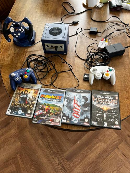 Nintendo Gamecube + mario kart, Spelcomputers en Games, Spelcomputers | Nintendo GameCube, Zo goed als nieuw, Met 2 controllers