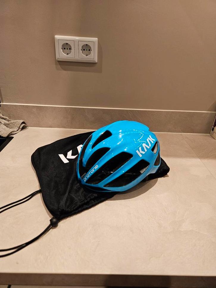 Fietshelm Kask Protone 2.0 blauw wielrennen mountainbike, Fietsen en Brommers, Fietsaccessoires | Fietshelmen, Zo goed als nieuw