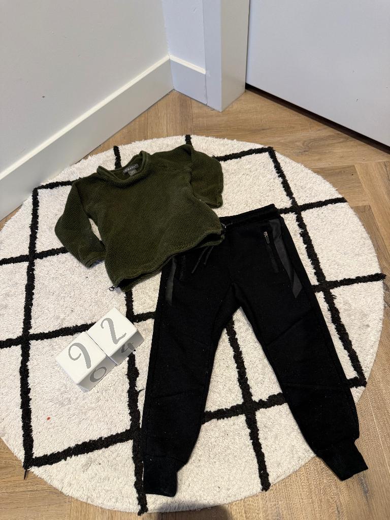 Heel goed 2x groen Primark sweater + Hema jogger broek 86 92, Kinderen en Baby's, Kinderkleding | Maat 92, Zo goed als nieuw, Jongen of Meisje