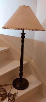 Brocante schemerlamp hoog model/hout, Huis en Inrichting, Ophalen of Verzenden, Zo goed als nieuw, Hout, Minder dan 50 cm