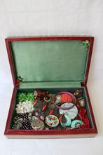 Lot antieke en vintage juwelen met doos, Antiek en Kunst, Dames, Ophalen of Verzenden