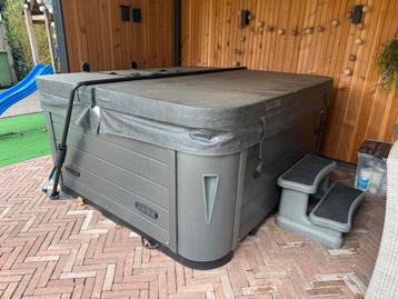 Jacuzzi Balboa Passion Pleasure Spa 3 JAAR OUD!! Als nieuw!! beschikbaar voor biedingen