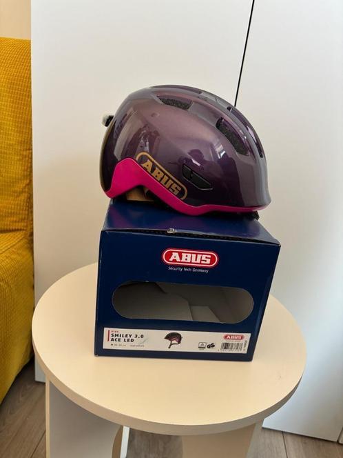 Brand new Kids Bike Helmet Abus Smiley 3.0 ACE LED Size M, Fietsen en Brommers, Fietsaccessoires | Fietshelmen, Nieuw, Jongen of Meisje