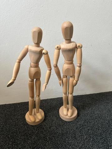 Houten Figuren - 2 Stuks beschikbaar voor biedingen