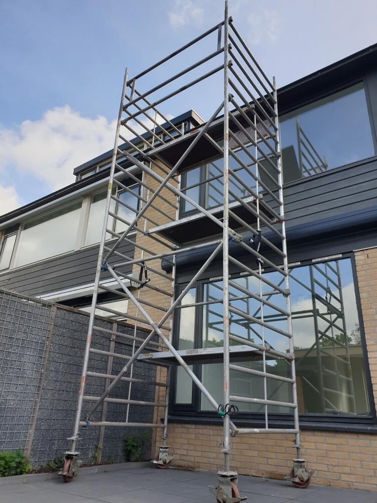 Layher Rolsteiger te huur - Elke werkhoogte mogelijk!, Verzenden