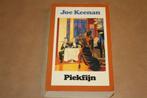 Piekfijn. Joe Keenan., Boeken, Ophalen of Verzenden, Gelezen