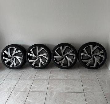 VW Golf 8 18” R-line Bergamo velgen inc Bridgestone band ORG beschikbaar voor biedingen