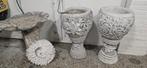 2 grote beton bloempotten op zuil, en vogelbad, Tuin en Terras, Bloempotten, Ophalen, Gebruikt, Rond, 40 cm of meer