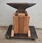 ️Aambeeld 65 kg op houten bok,  houten bok,  houten sokkel, Ophalen, Gebruikt