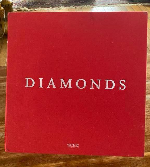 Diamonds the Quest koffietafelboek prachtige foto’s slipcase, Sieraden, Tassen en Uiterlijk, Edelstenen, Zo goed als nieuw, Ophalen of Verzenden