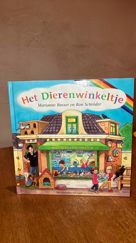 KR-7 Het Dierenwinkeltje. Marianne Busser, Boeken, Kinderboeken | Kleuters, Zo goed als nieuw, Fictie algemeen, Ophalen of Verzenden