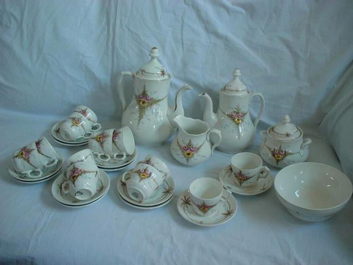 Societe Ceramique floraal Koffie en theeservies moet weg, Antiek en Kunst, Antiek | Servies compleet, Ophalen of Verzenden