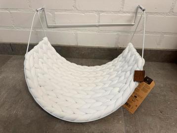 Te koop: Leah kattenmand / hangmat voor aan verwarming beschikbaar voor biedingen