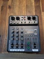 4 kanaals mixing console, Muziek en Instrumenten, Mengpanelen, Ophalen of Verzenden, Zo goed als nieuw, Minder dan 5 kanalen, Microfooningang