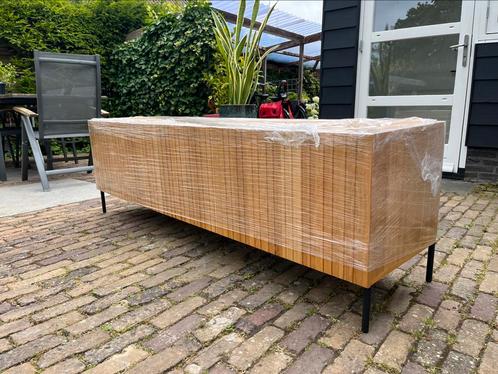 Woood Gravure dressoir 1.80 mtr, Huis en Inrichting, Kasten | Dressoirs, Zo goed als nieuw, 150 tot 200 cm, 25 tot 50 cm, Ophalen
