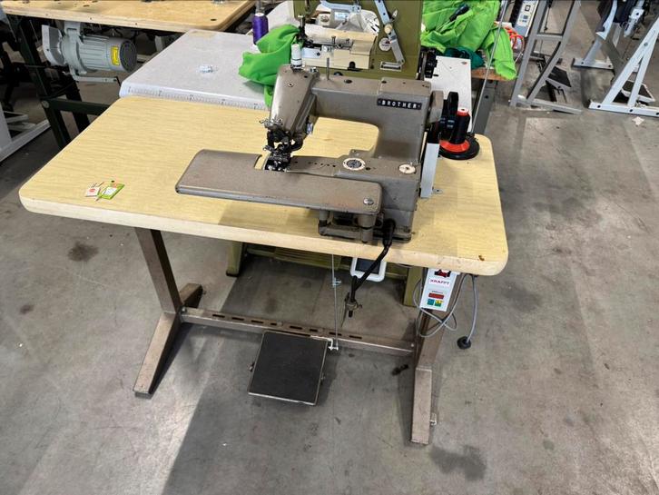 Industriele blindzoom naaimachine brother nieuwe motor, Hobby en Vrije tijd, Naaimachines en Toebehoren, Gebruikt, Naaimachine
