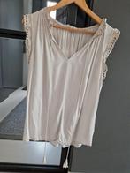 Mooi mouwloos bloesje van Garçonne mt 40, Maat 38/40 (M), Beige, Ophalen of Verzenden, Gedragen