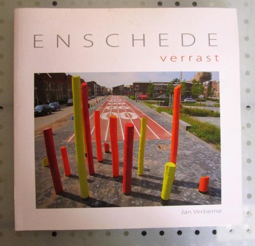 Enschede verrast door Jan Verberne., Boeken, Geschiedenis | Stad en Regio, Zo goed als nieuw, 20e eeuw of later, Ophalen of Verzenden