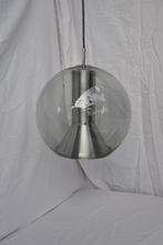 Raak Globe | Hanglamp | F. Ligtelijn | B-1041 | 2 origineel, Ophalen of Verzenden, Minder dan 50 cm, Glas, Vintage | Mid century | 60ties | Design | Bollamp | Kwaliteit |