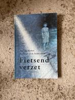 boek Fietsend verzet   Tiny van Workum, Ophalen of Verzenden, Gelezen, Tiny van Workum