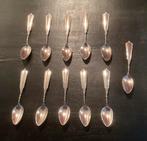 Verzilverde lepeltjes met suikerschep, Ophalen