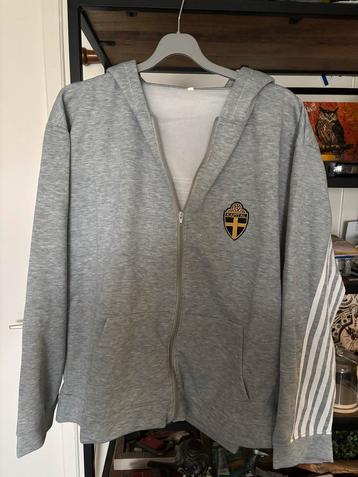 Nieuwe Vest Maat L beschikbaar voor biedingen