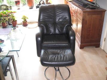 Vintage / Fauteuil + ottoman 80er jaren /dik rundleer/ Retro beschikbaar voor biedingen