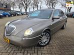Lancia Thesis 2.4-20V Emblema 2008. Climate/Cruise/Leder/Sto, Auto's, Lancia, Startonderbreker, Stof, Gebruikt, Origineel Nederlands
