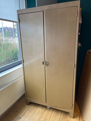 Kledingkast / opbergkast 