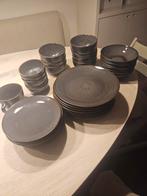 Compleet Elin Servies - Grijs/Bruin, Huis en Inrichting, Keuken | Servies, Gebruikt, Ophalen of Verzenden, Effen, Aardewerk