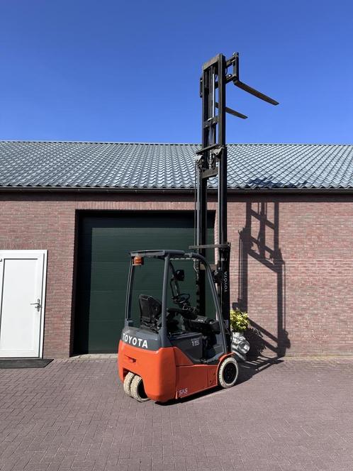 Toyota 8FBET15 1500kg triplo 500cm elektrische heftruck, Zakelijke goederen, Machines en Bouw | Heftrucks en Intern transport