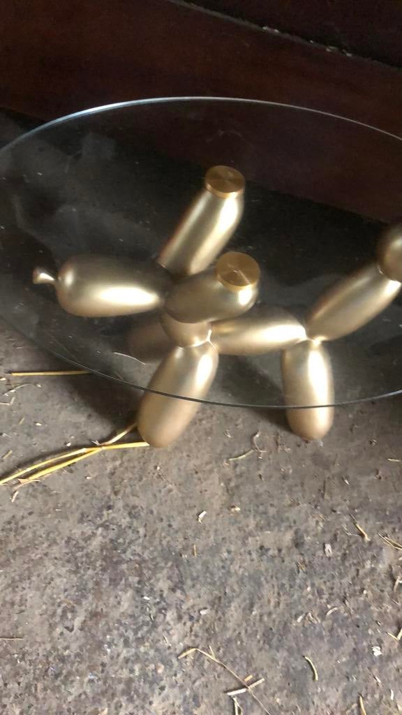 Balloon dog table, Ophalen