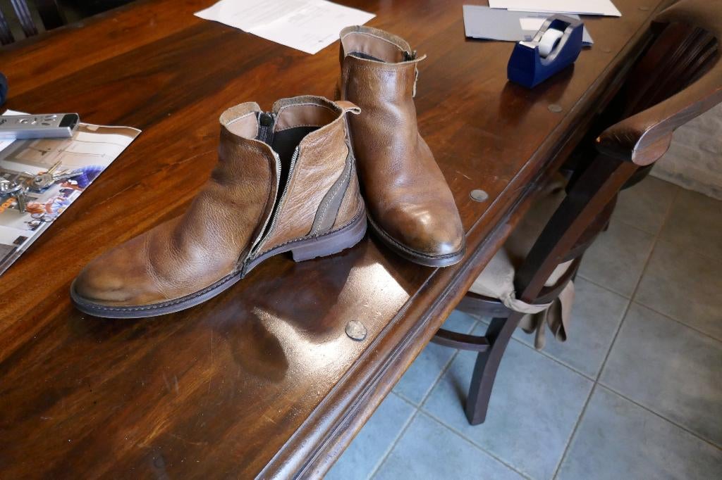 heel mooi maat 42/echt leder, Kleding | Heren, Schoenen, Ophalen of Verzenden, Zo goed als nieuw, Bruin