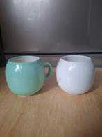 2 leuke bolle buik achtige bekers, Ophalen of Verzenden, Zo goed als nieuw, Overige stijlen, Kop(pen) en/of Schotel(s)