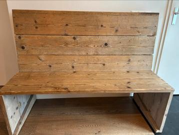 Leuk steigerhouten bankje beschikbaar voor biedingen