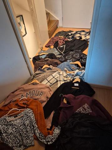Mega groot dames pakket s

 beschikbaar voor biedingen