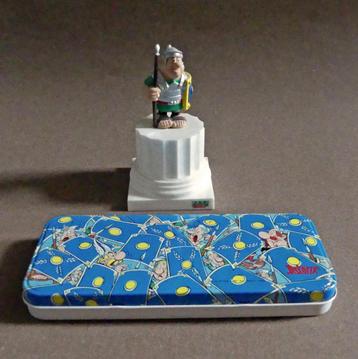 Asterix beeldje en pennenblik Romein legionair Parc Astérix beschikbaar voor biedingen