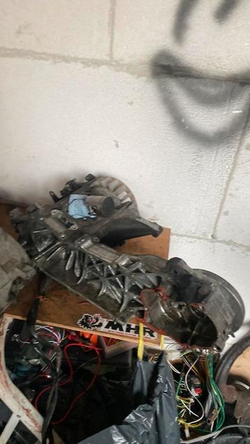 Peugeot verticaal carters snor beschikbaar voor biedingen