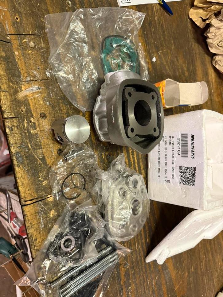 Derbi nt top performance 50cc cilinder nieuw aanbieding, Fietsen en Brommers, Brommeronderdelen | Algemeen, Nieuw, Cilinder, Ophalen of Verzenden